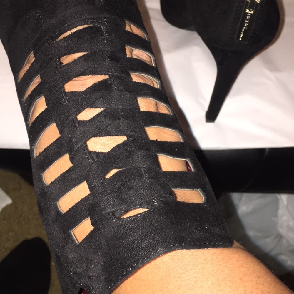 🔥Sale🔥Beautiful booties with squares/look laced. - Picture 5 of 5